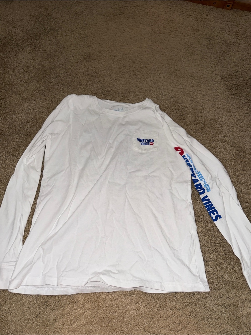 Vineyard Vines White Long-Sleeve Logo Pocket Tee with Blue Sleeve Print